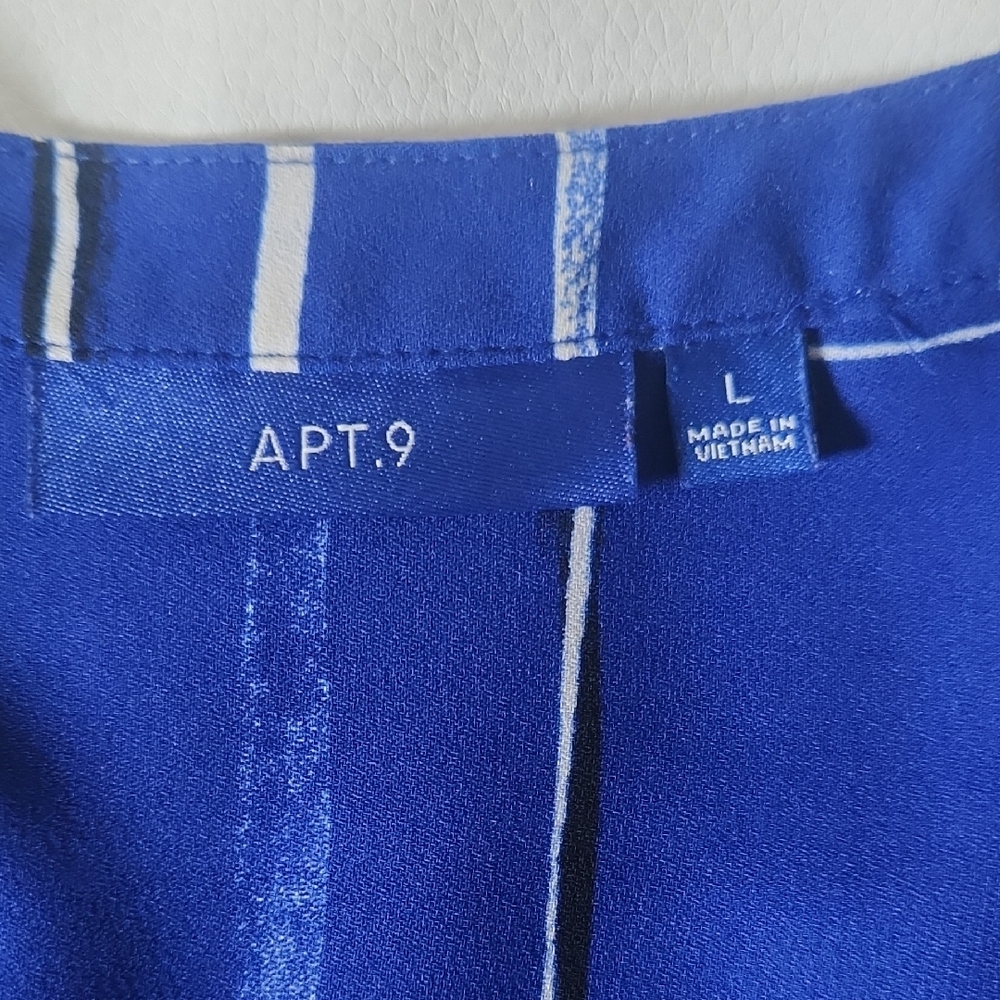 Apt. 9 Women's Blue and White Plaid Blouse - Picture 2 of 16
